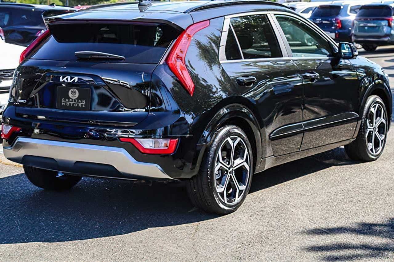 Kia Niro EX Touring 2024