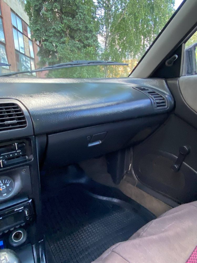 Продам Mazda 323 1991 год 1.5л Бензин