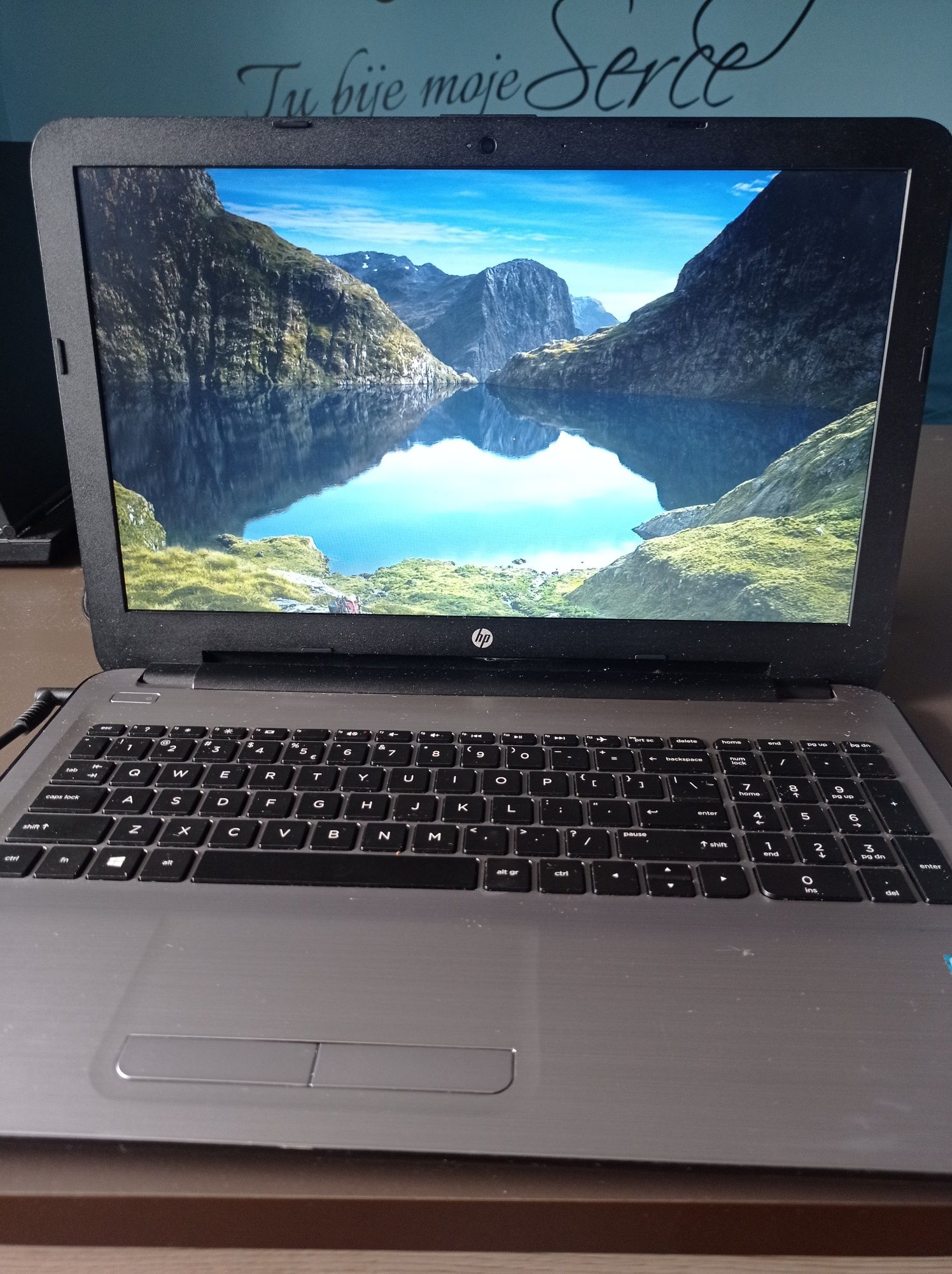 Laptop HP 250 mało używany komputer windows 10