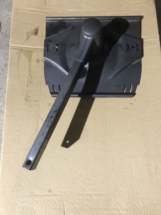 Кронштейн полка держатель для телевизора или микроволновки.