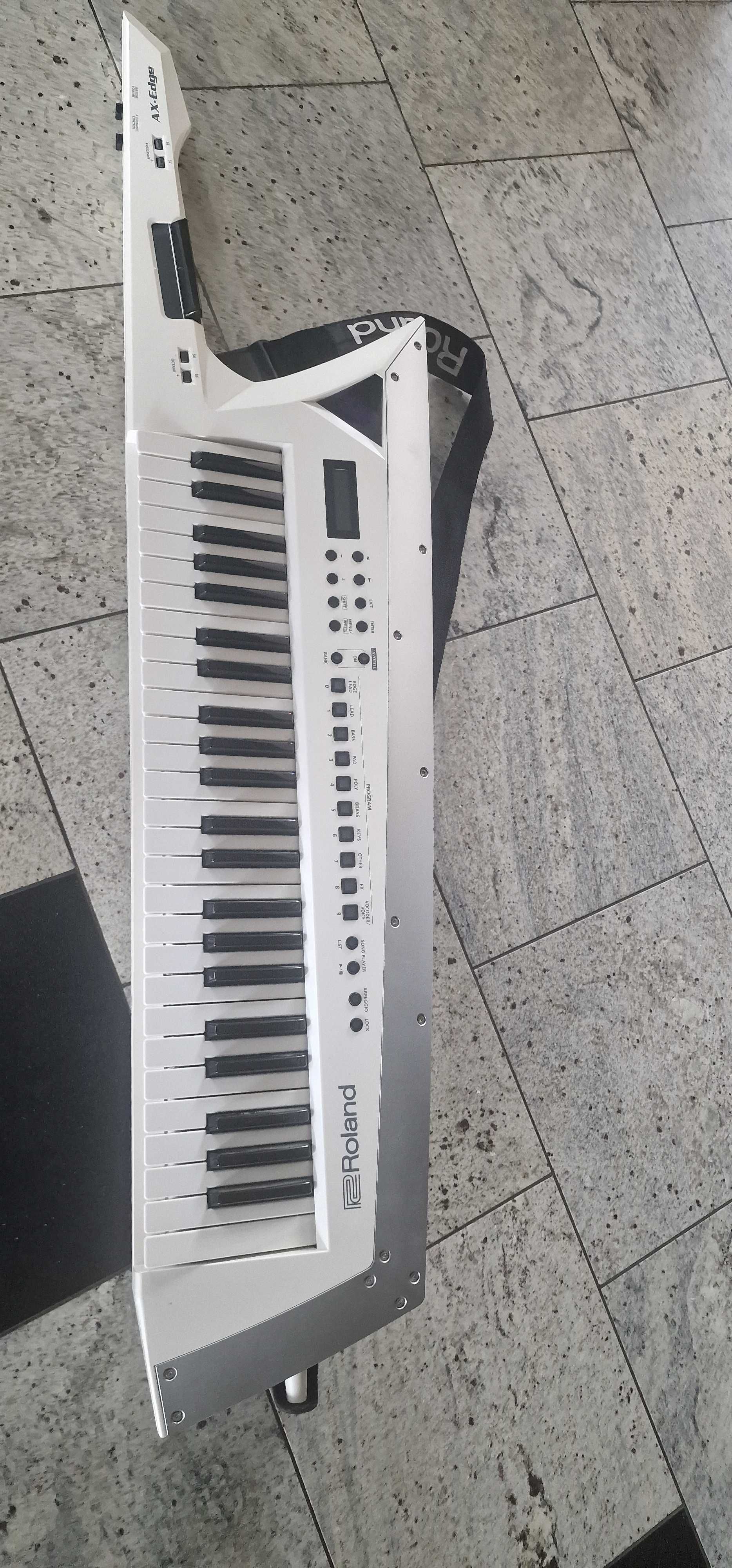 roland AX7 keytar syntezator vocoder ROLAND