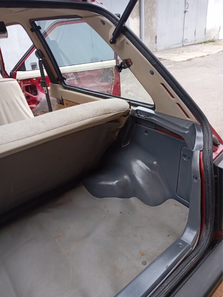 Продається супер-економний  автомобіль DAIHATSU CHARADE