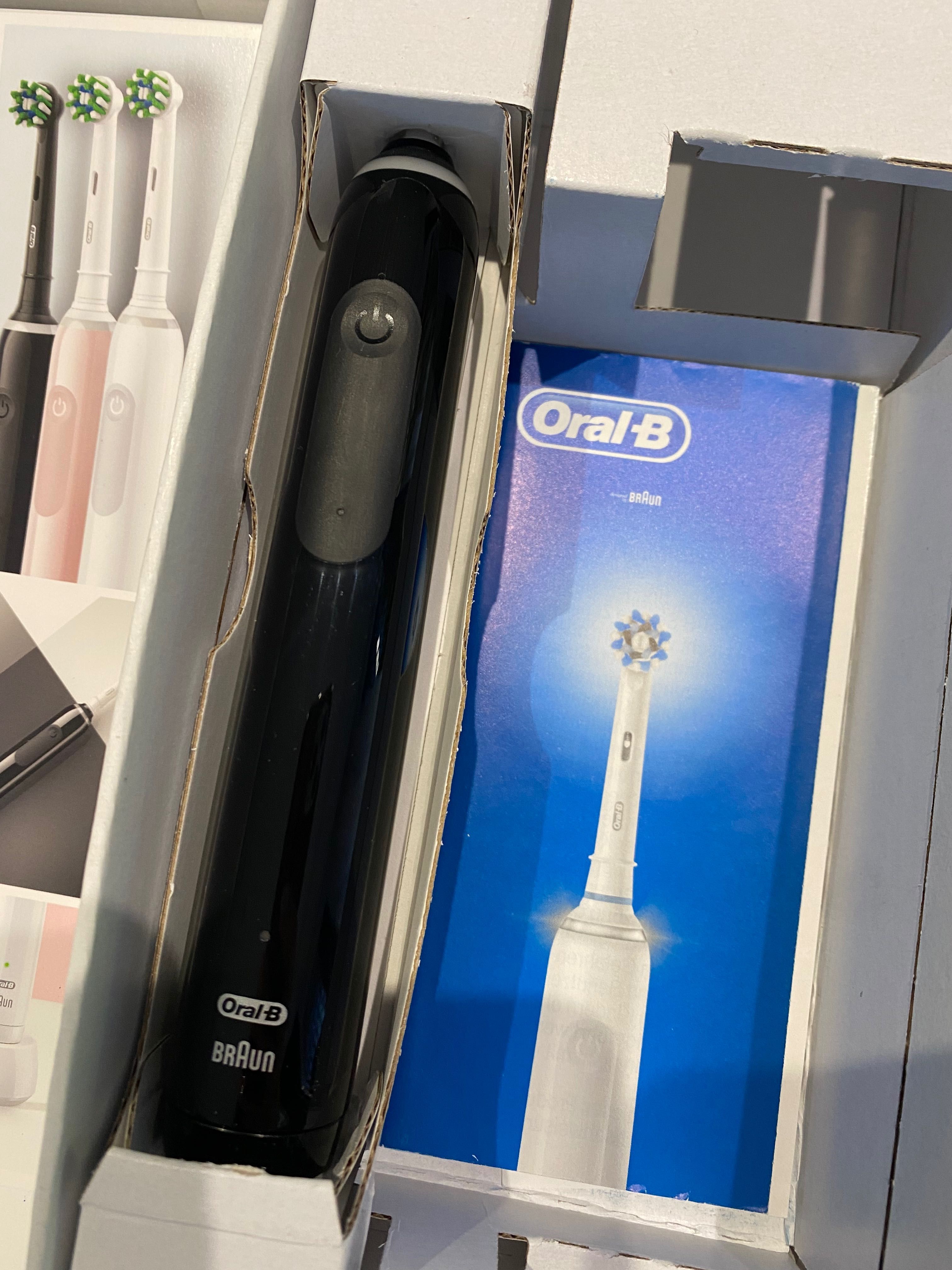 Szczoteczka elektryczna Oral-B Pro Series 3 Plus Edition czarna