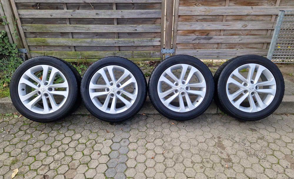 Диски r17 Nissan  5*114.3  7j*17  et-47  цо-66.1мм