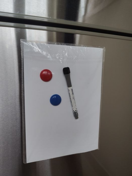 Magnetyczna tablica suchościeralna na lodówkę formatu A4