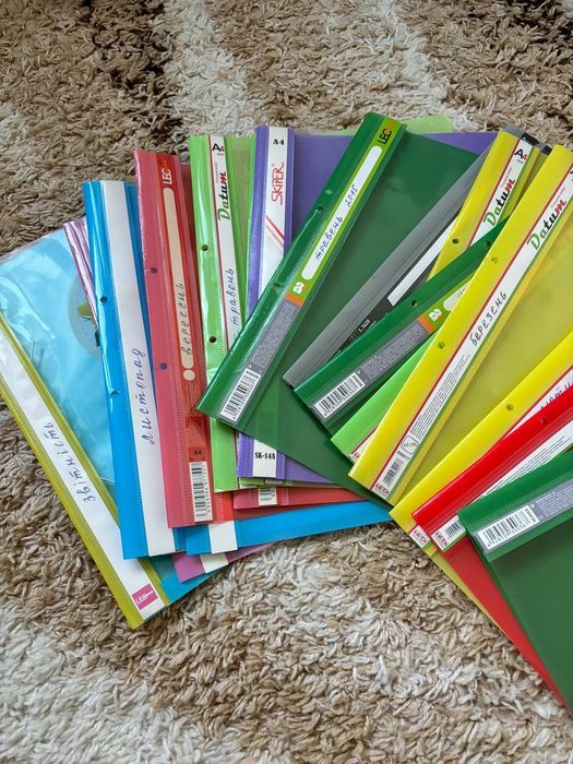 Папки різного кольору