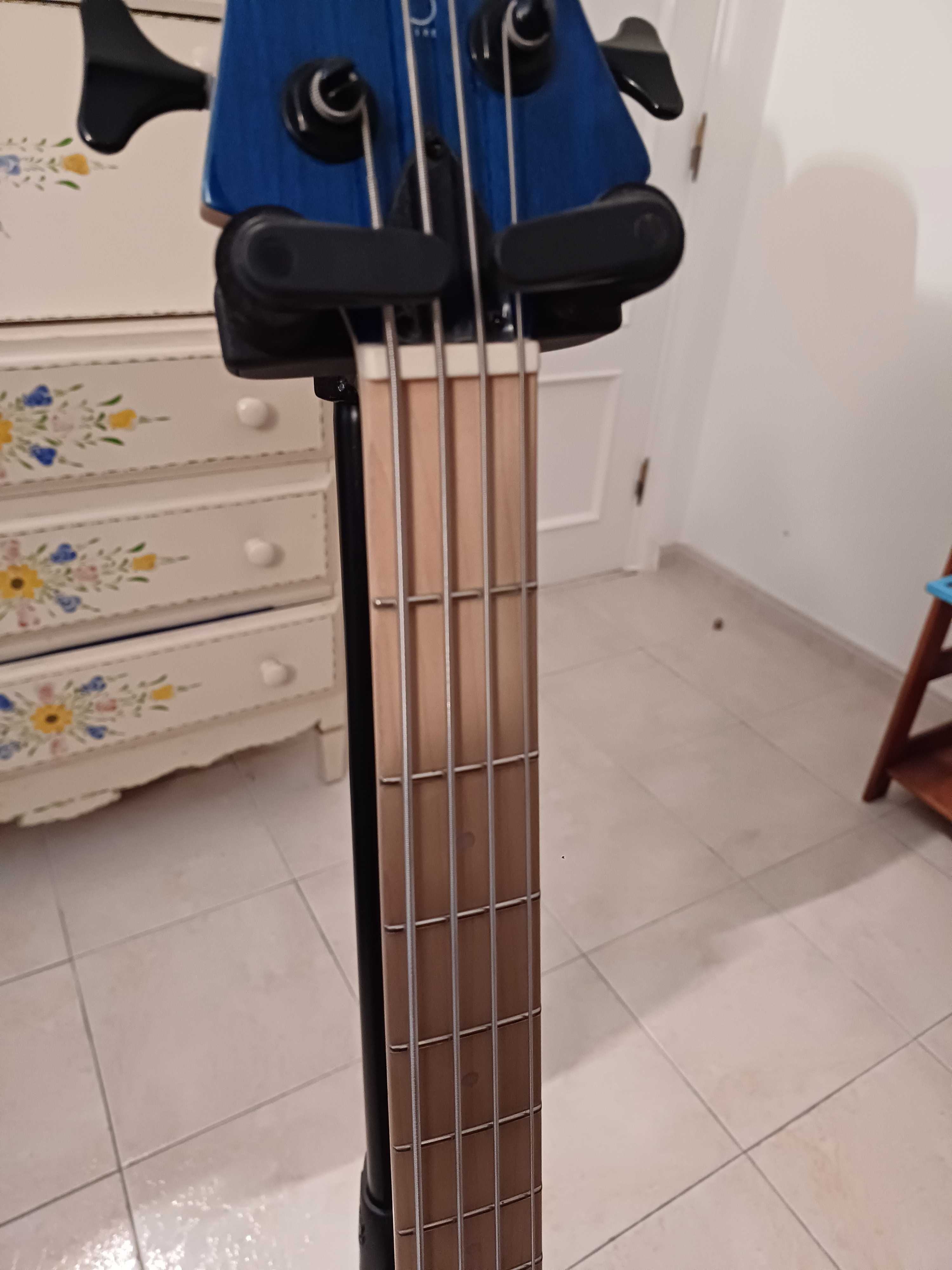 Baixo Marcus Miller M2