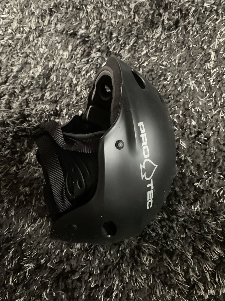 Kask do sportów wodnych pro tec