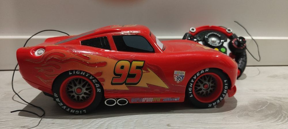 Samochód McCARS Disney zygzak McQueen zdanie sterowany na pilot