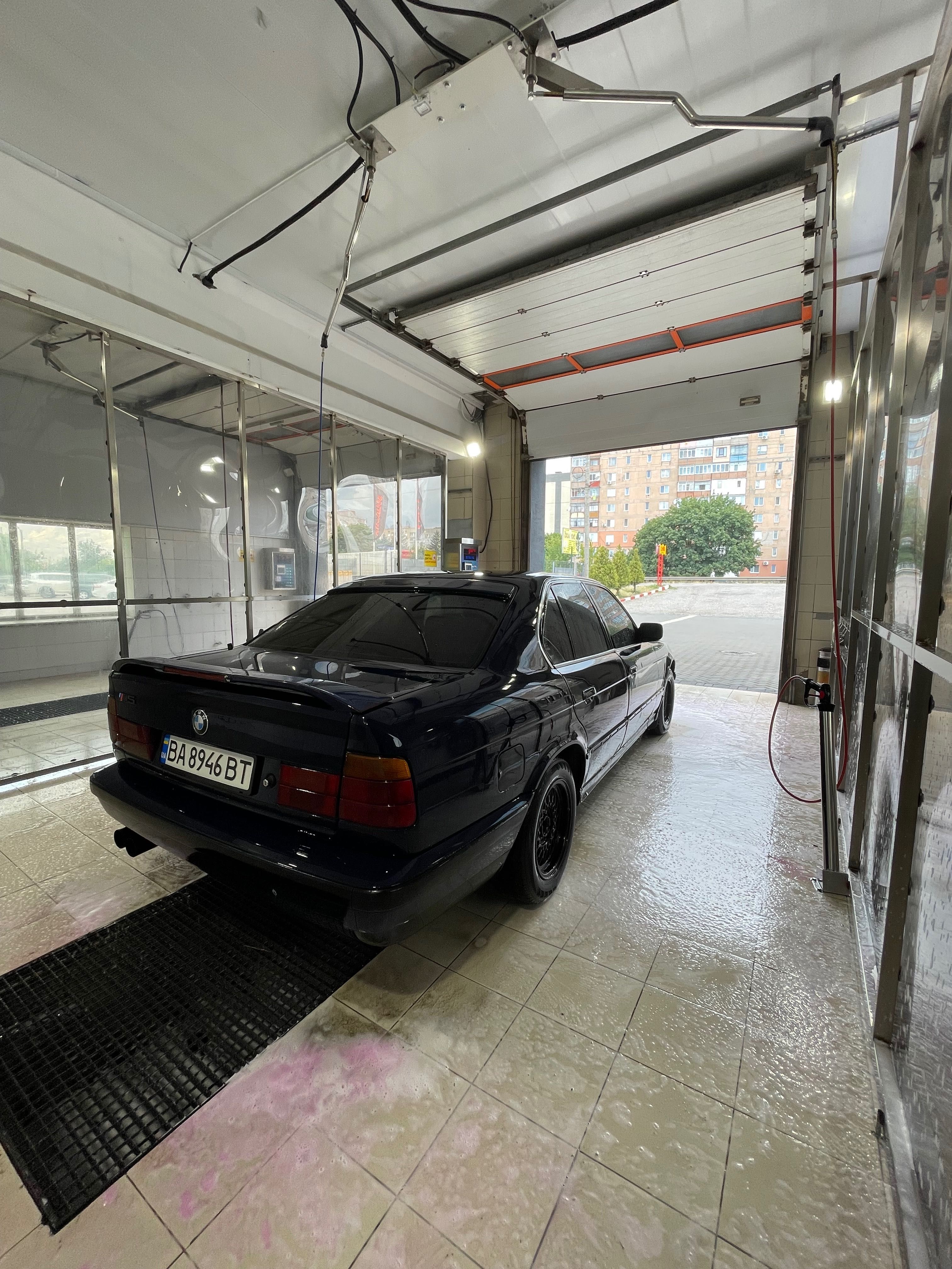 Продам BMW E34 525i