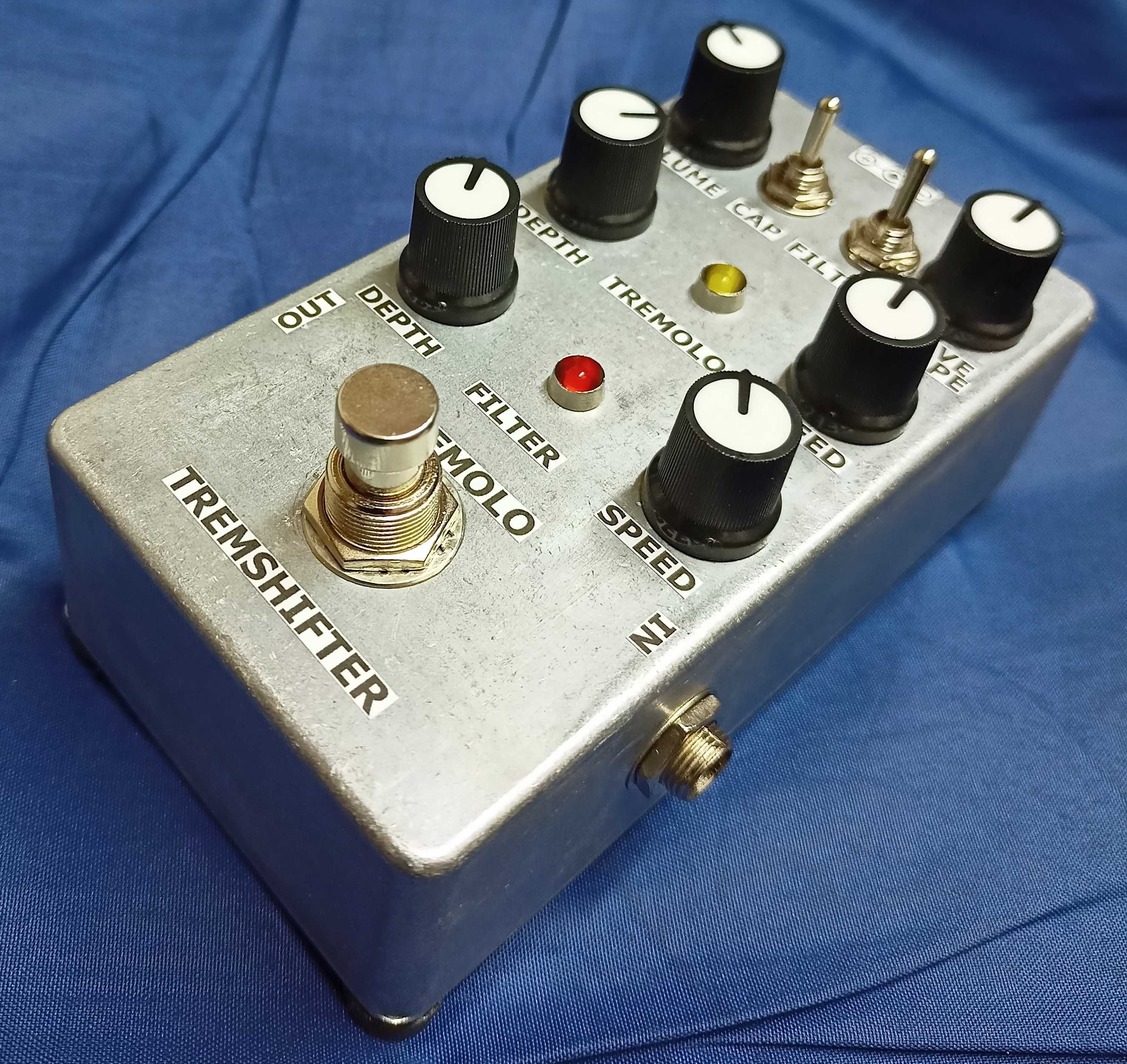 Efekt gitarowy Tremshifter Tremolo (klon)