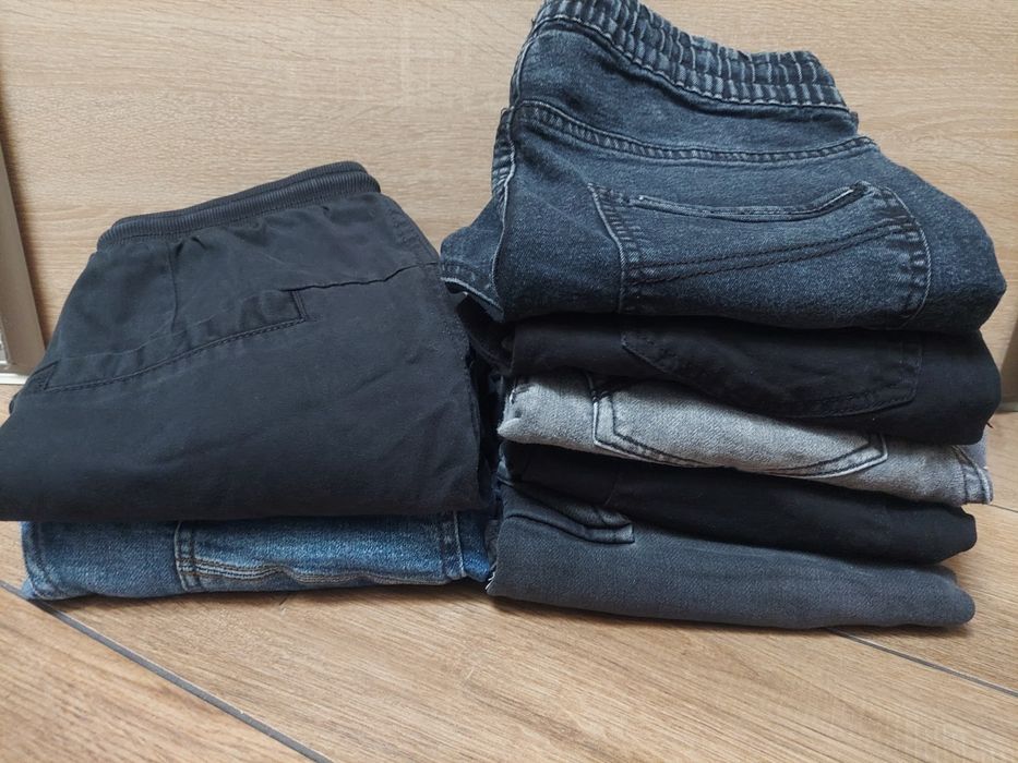 Spodnie 7 sztuk.  152 rozmiar