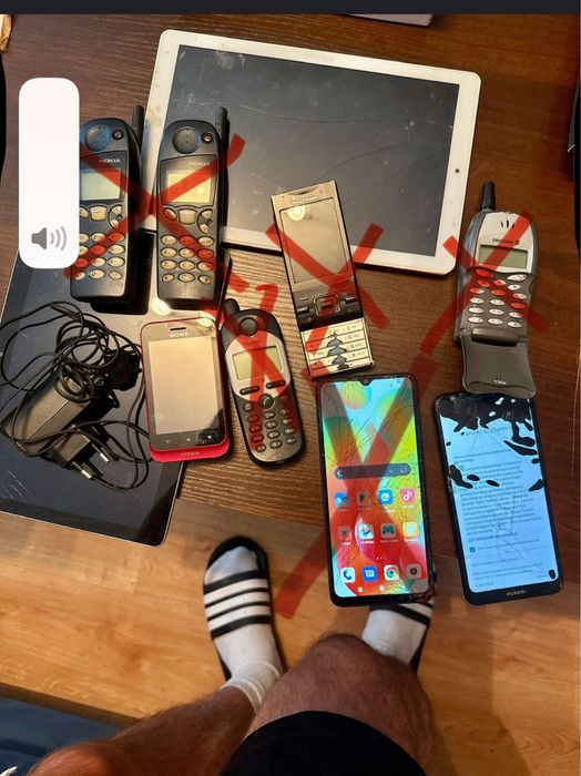 Telefony i tablety jak widac 4 juz nie ma te dwa czesciowo sprawne