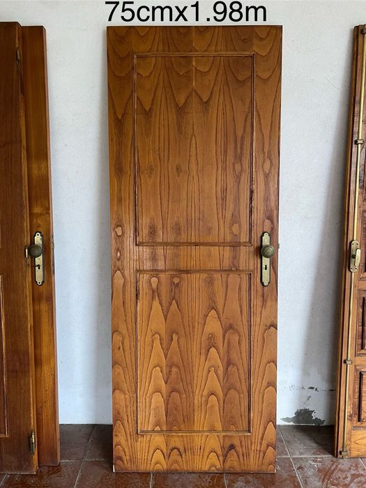 Portas de madeira maciça