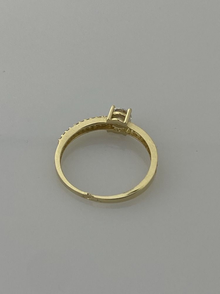 Złoty pierścionek damski, Próba 585. Nowy (5033)
