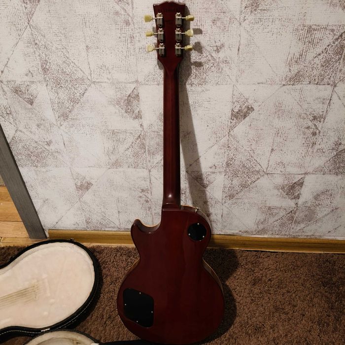 продаєтся гітара гібсон. америка