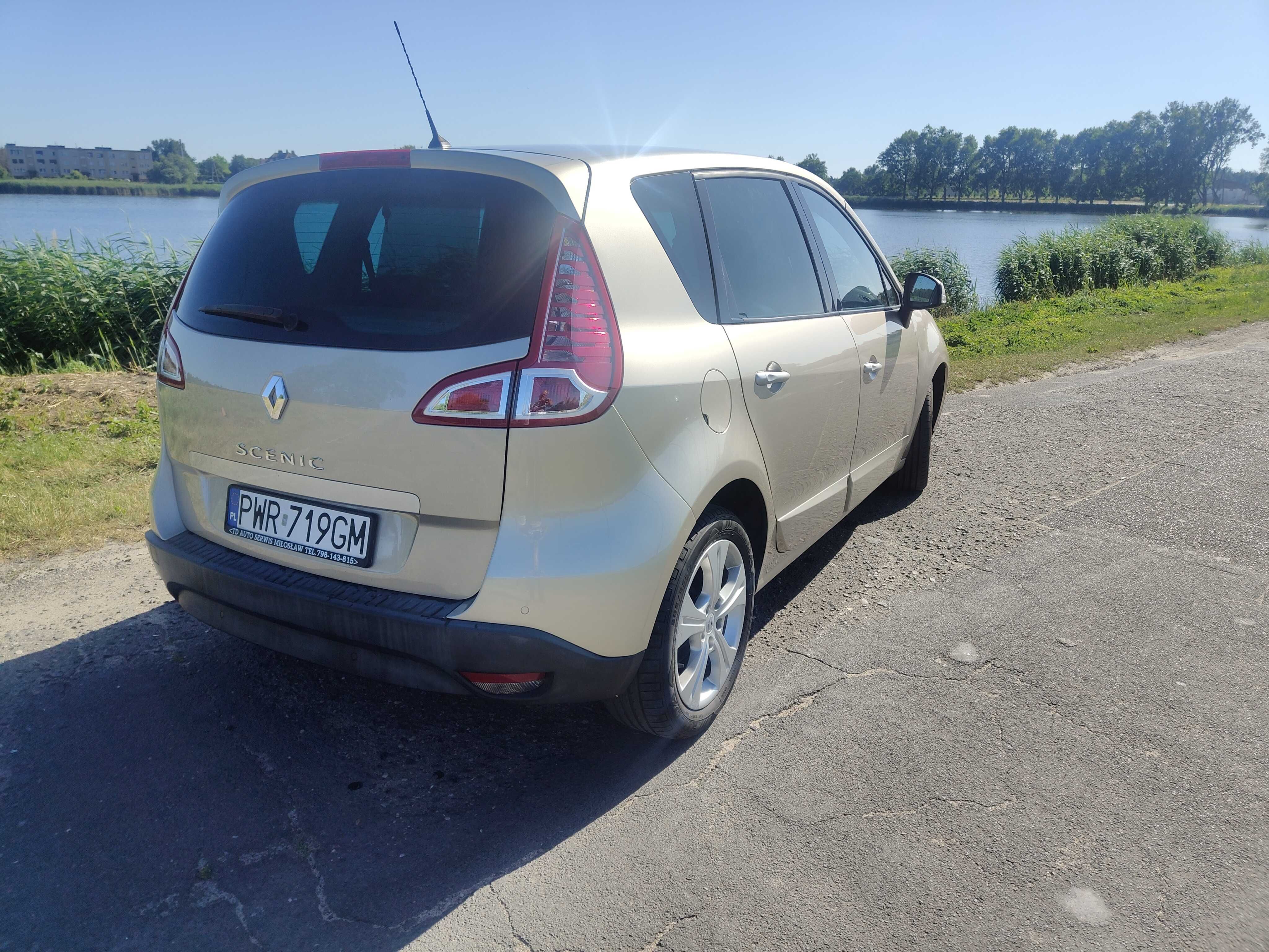 Sprzedam Renault Scenic 1,6 benzyna 135000 przebieg