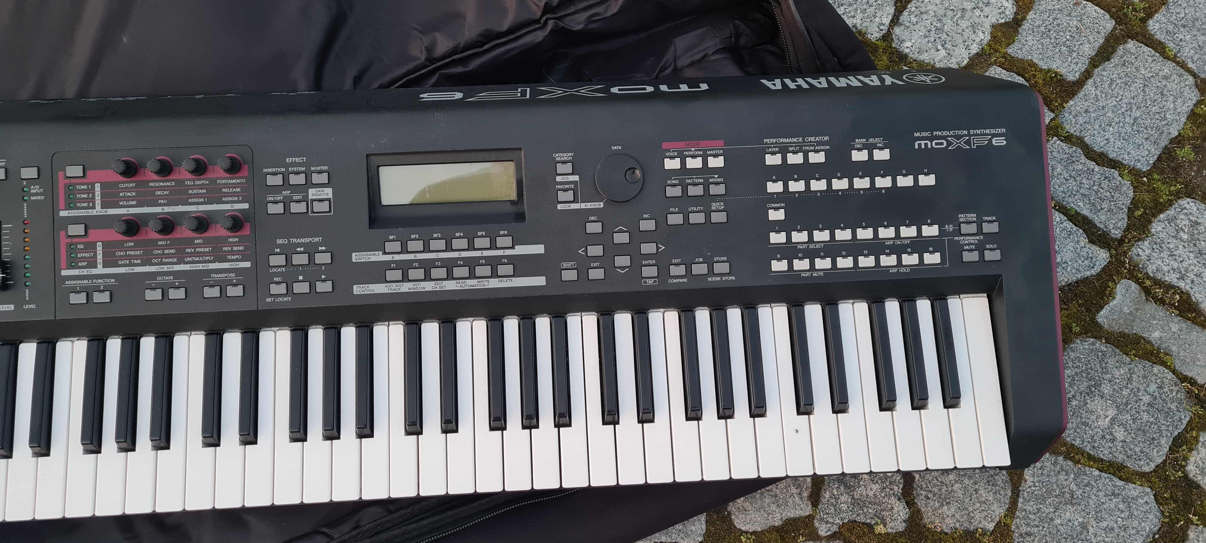 YAMAHA MOXF6 + miękki pokrowiec