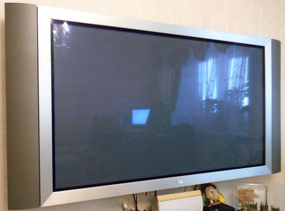 Панель 60" LG Flatron Plasma