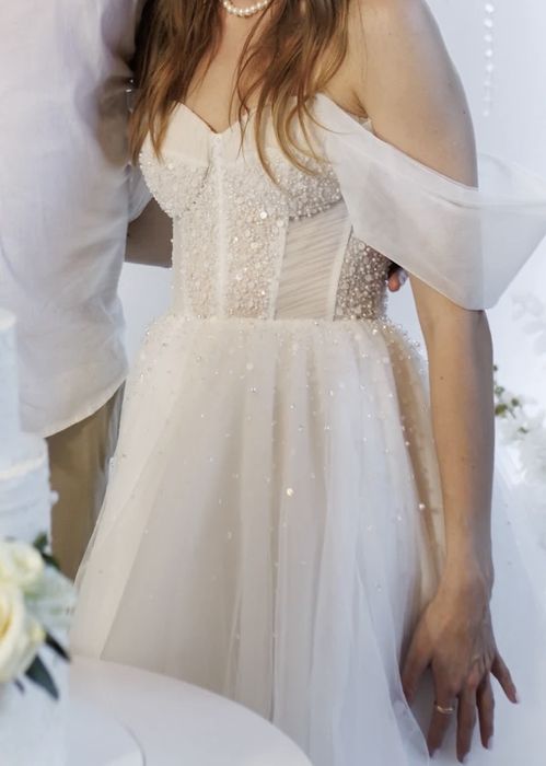 Весільна сукня айворі