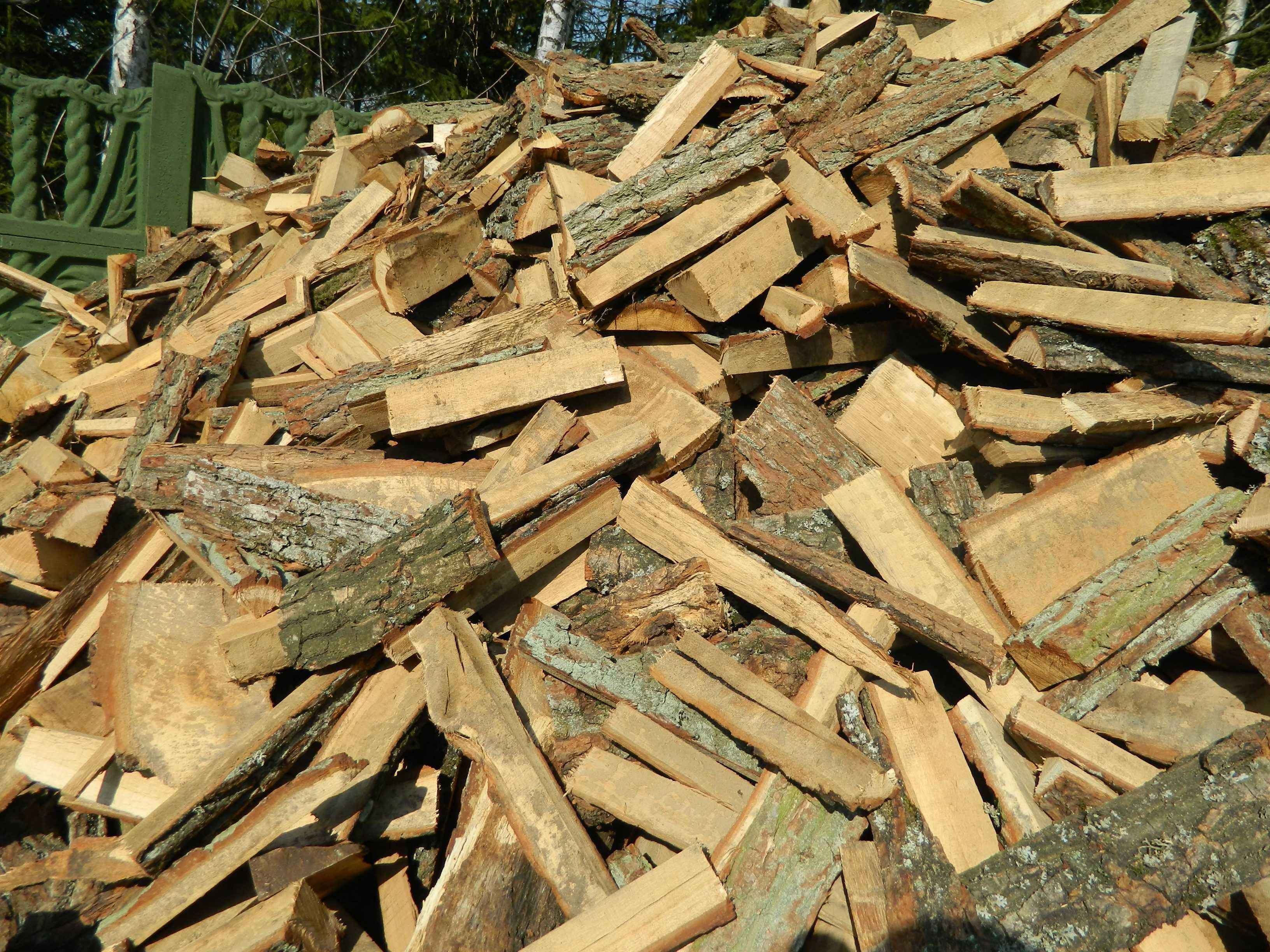 Opał - pocięta zrzyna dębowa drewno rozpałka węgiel