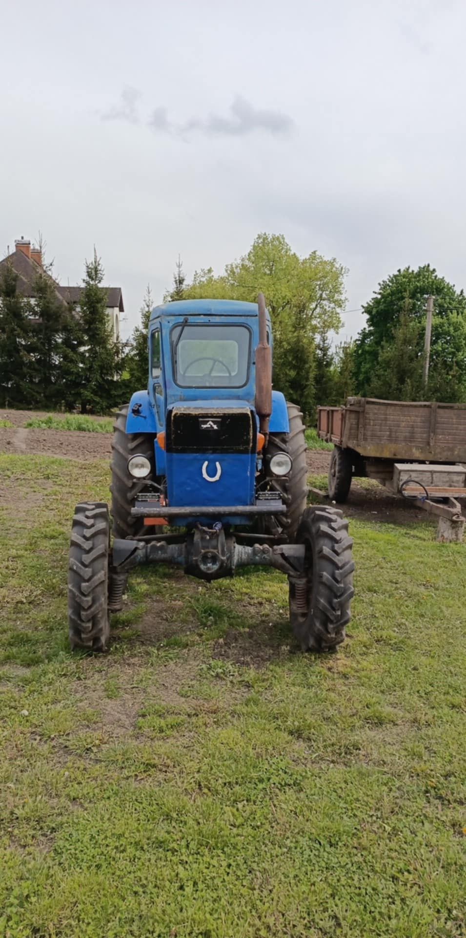 Продам т40 + плуги..культиватор