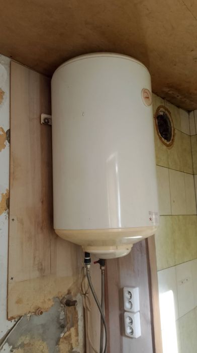 Bojler, podgrzewacz wody, pionowy, w pełni sprawny