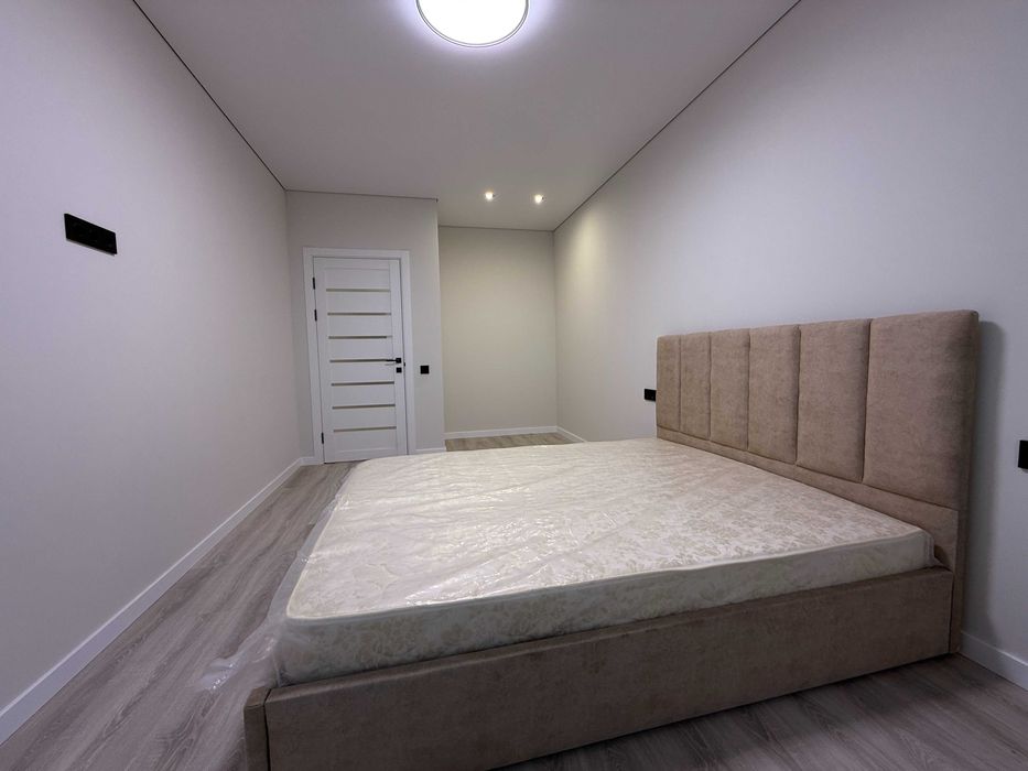 Видова квартира з люкс ремонтом! Центральний парк,без комісії! Торг є!