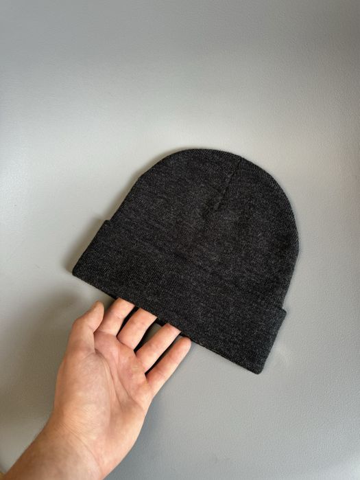 Шапка Uniqlo мужская темно серая (оригинал)