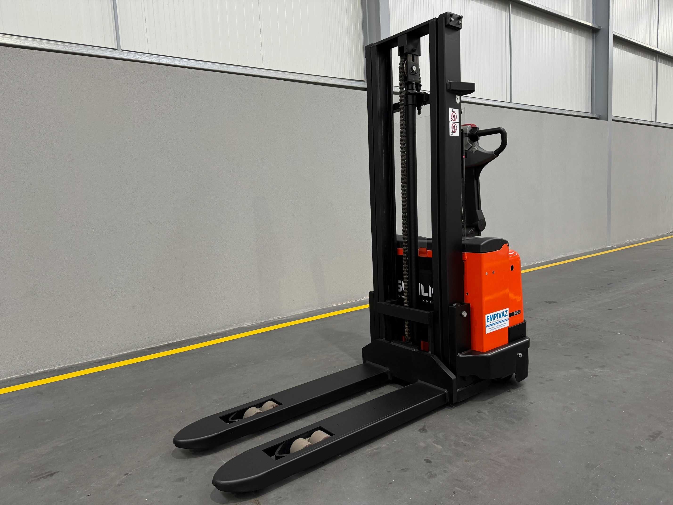 Stacker BT 1200 Kg - Elétrico (Bateria NOVA)