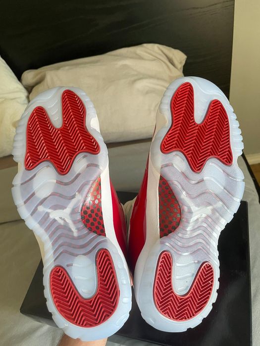 Jordan 11 cherry 2022