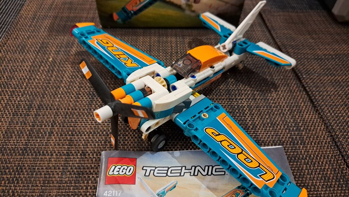 LEGO TECHNIC 42117 Samolot wyścigowy