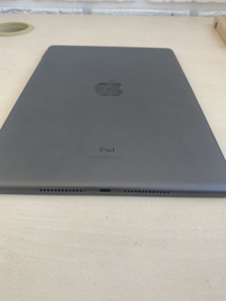 Планшет iPad Apple 8, 128GB, space grey [2020г] Wifi