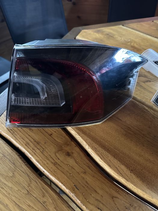 Фонарь Задній Tesla S Ідеал
