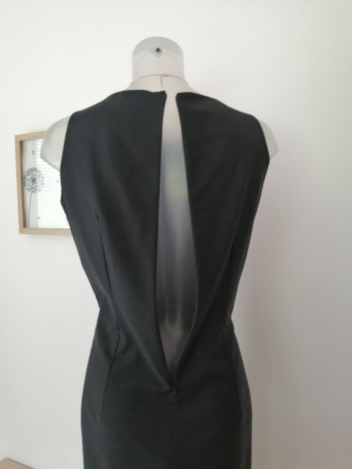 Czarna klasyczna elegancka prosta sukienka podszewka Sarar, rozmiar S