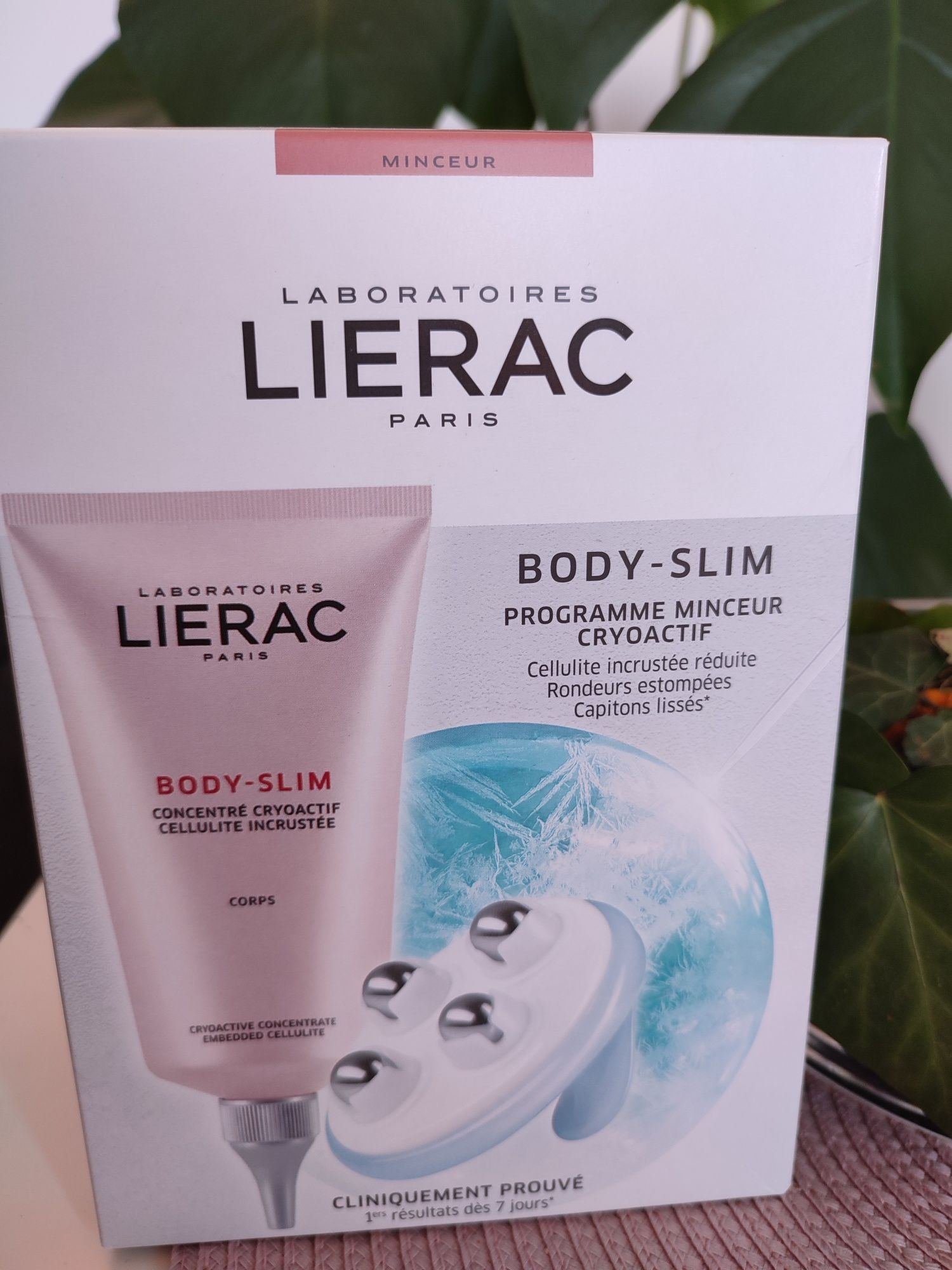 Lierac body skin krioaktywny program wyszczuplające masażer cellulit