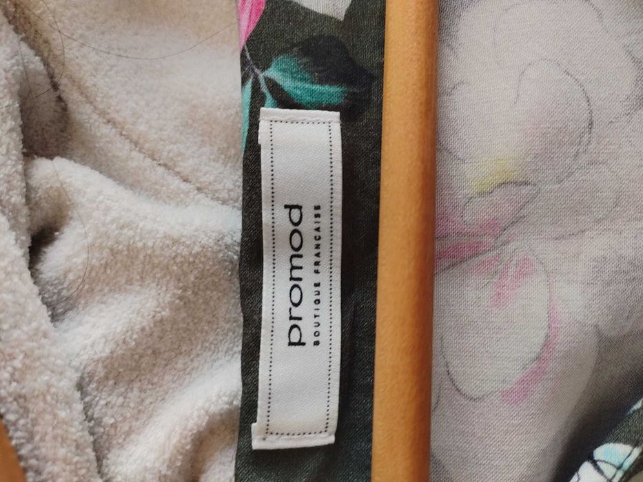 Camisa Verde com Flores Rosa - Promod