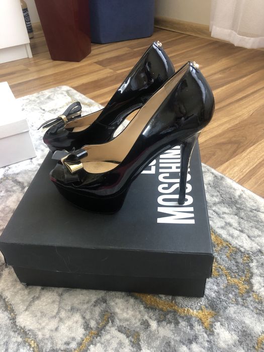 Szpilki Guess roz 40