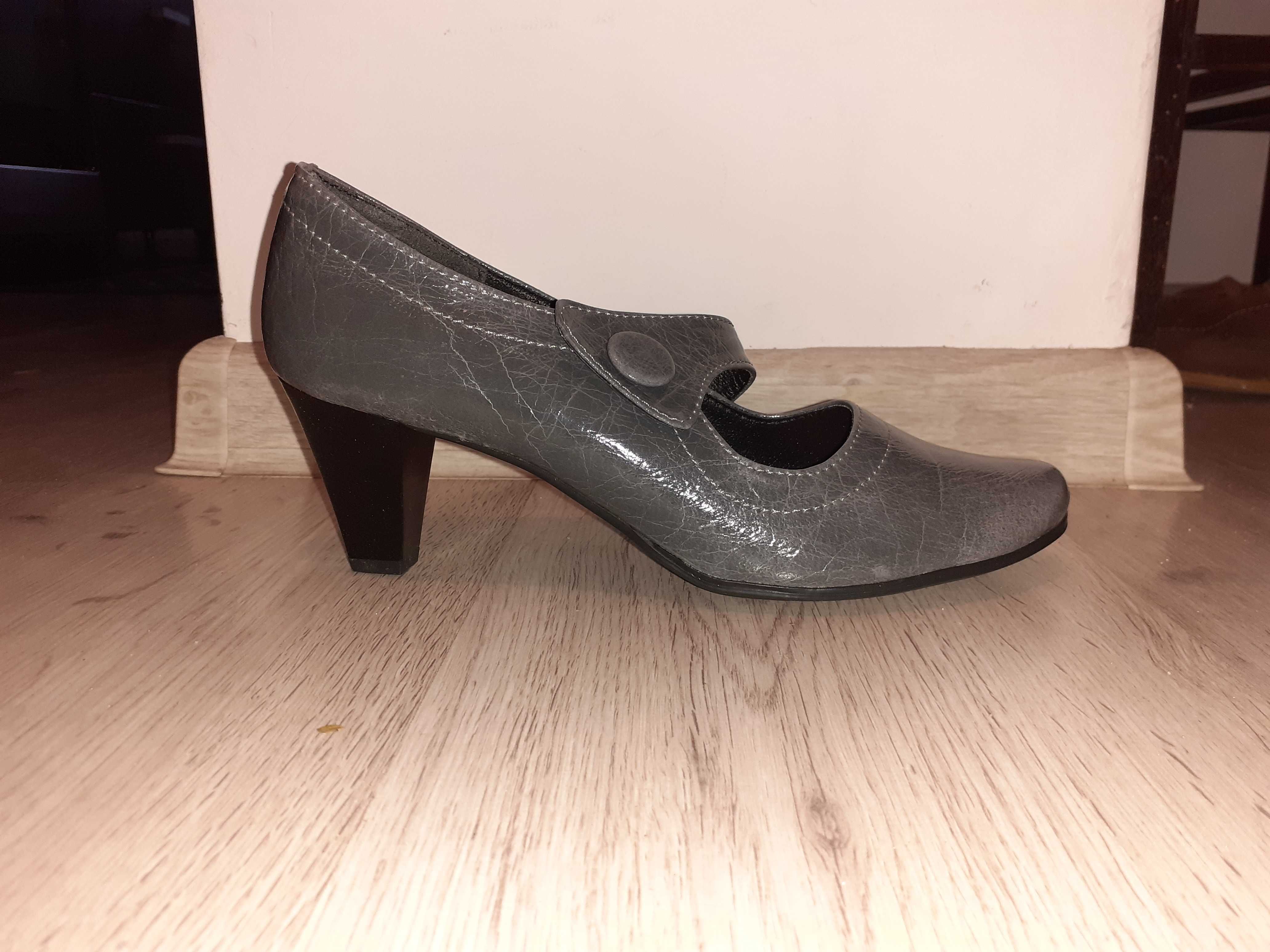 Czółenka nowe buty damskie obcas słupek 38