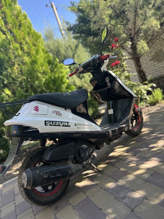Продам скутер Suzuki address v 100