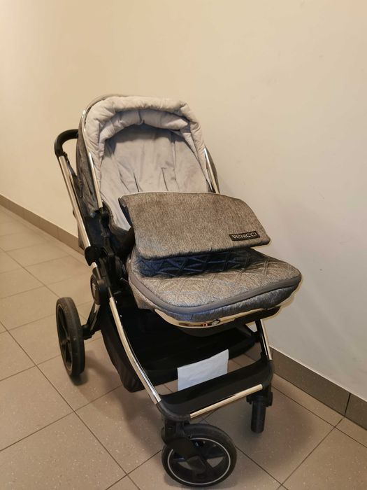 Wózek spacerowy venicci tinum 2.0 składa się jedną ręką