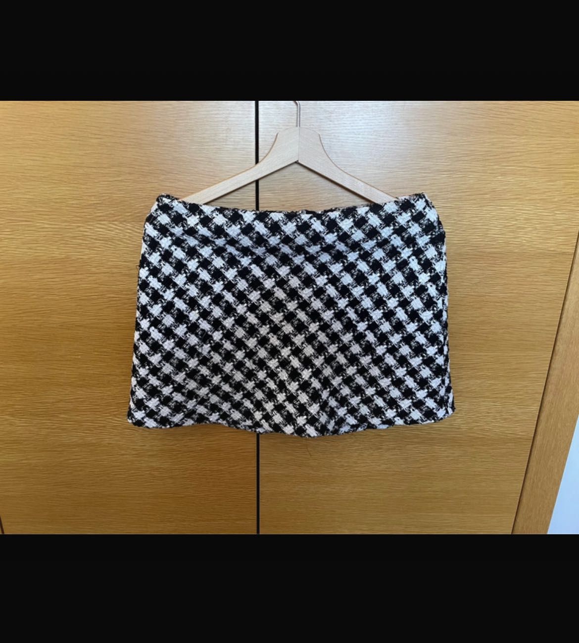 Saia curta marca Zara