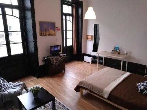 Quartos no Bonfim junto praça dos poveiros e metro 24 agosto