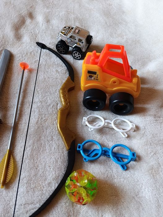 Игрушки. Цена за всё