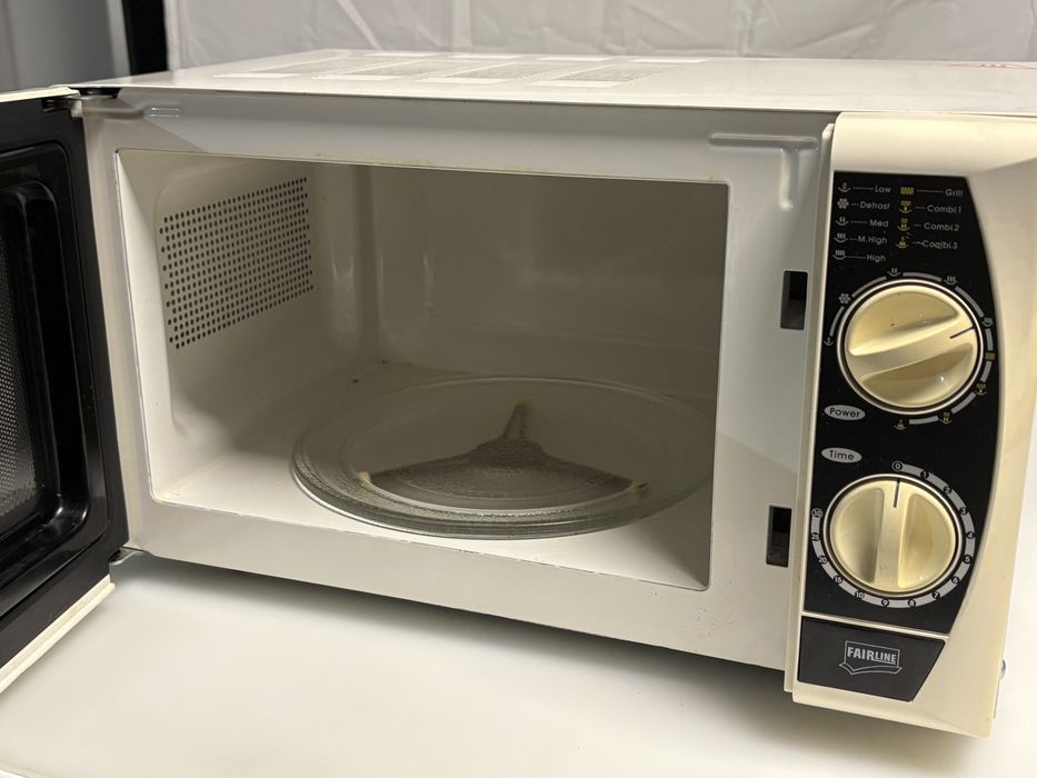 Microondas Fairline 700W
