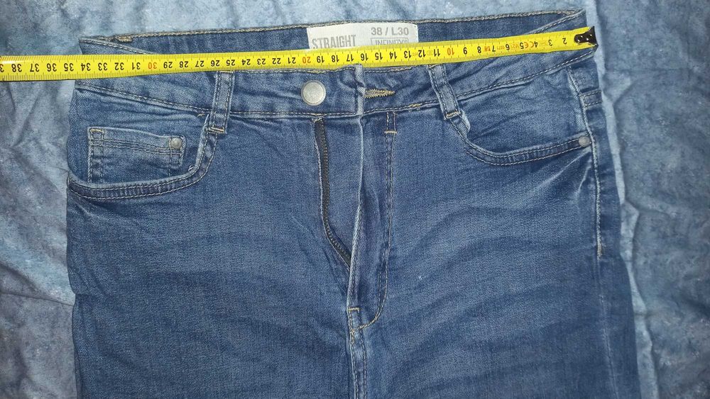 Spodnie jeans rozciągliwe STRAIGHT 35