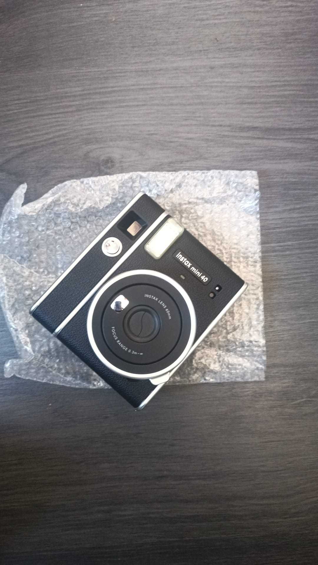 Máquina Fotográfica Instantânea FUJIFILM INSTAX MINI 40 Preta