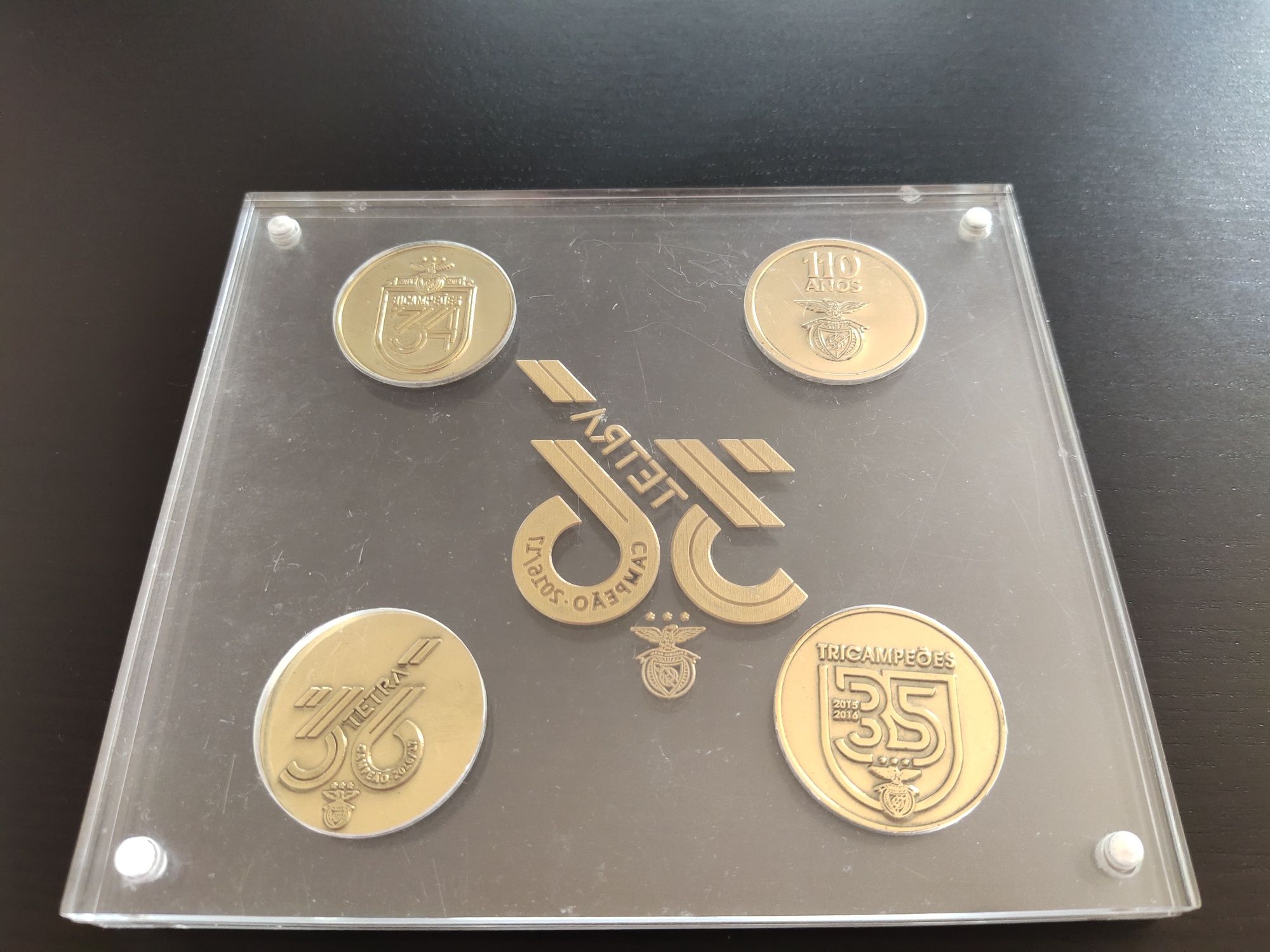 Conjunto 4 Medalhas Benfica Tetra c/ banho em Ouro