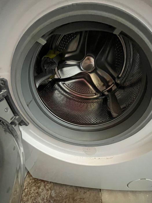 Máquina de lavar roupa em ótimo estado