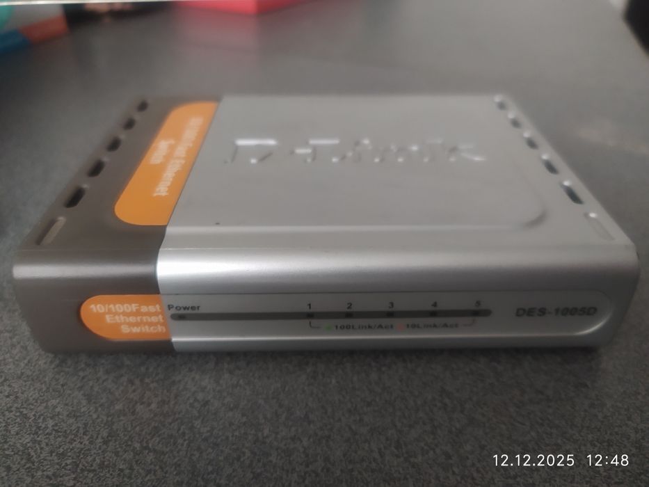 Комутатор D-Link DES-1005D свіч 5 портовий